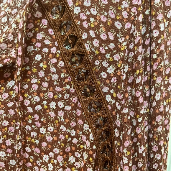 Ditsy floral boho style long sleeve top by hippie rose - Picture 3 of 5